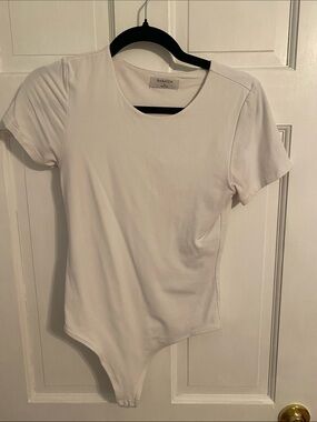 Babaton white Short-Sleeve Crewneck Bodysuit